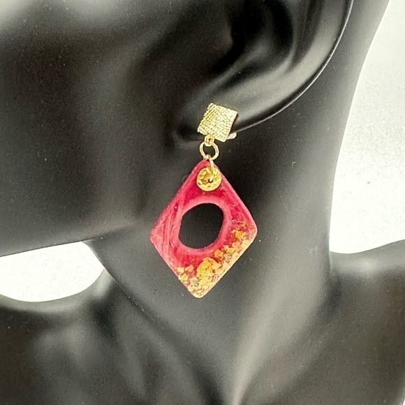 One of a kind hand crafter faux stone earring with gold post - Picture 1 of 4